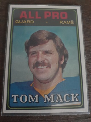 1974 Topps ~ Tom Mack AP Team: Los Angeles Rams