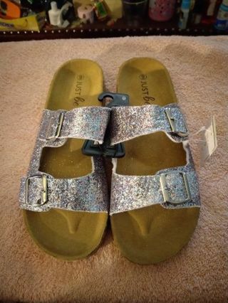 ✨✨✨1BRAND NEW PAIR OF SILVER/MULTICOLORED BIRKENSTOCK INSPIRED SANDALS ✨✨✨3 SIZES TO CHOOSE FROM!