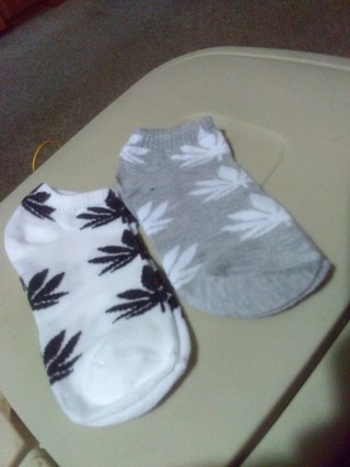  2 Pairs Of Weed Socks BN