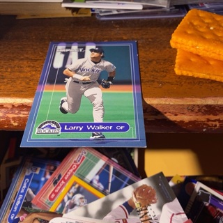 2000 fleer skybox impact Larry walker baseball card 