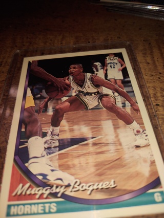 Two card lot basketball veteran muggsy Bogues