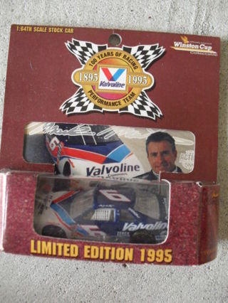 1995 ACTION Mark Martin Valvoline Limited Edition NASCAR Car 1/64 Scale MIP