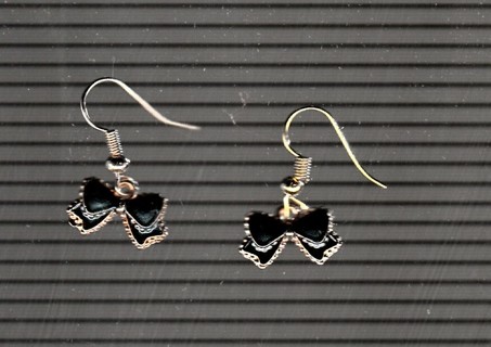 GP BLACK BOW EARRINGS LOT 2 (PLEASE READ DESCRIPTION)