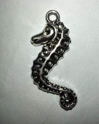 New silvertone seat horse charm