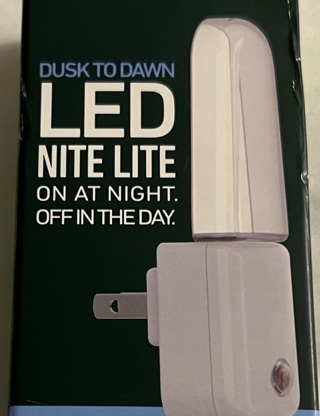 BNIB LED Dusk to Dawn Nite Light! Turns On and Off Automatically. Two Year Warranty 