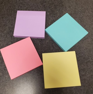 4 Post it Pads