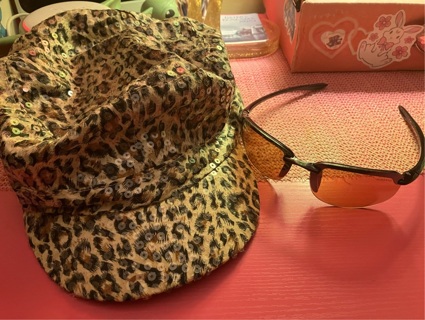 Cute leopard hat and sunglasses