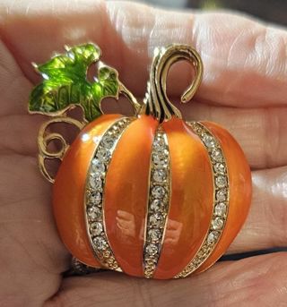 Very Pretty Pumpkin Pin