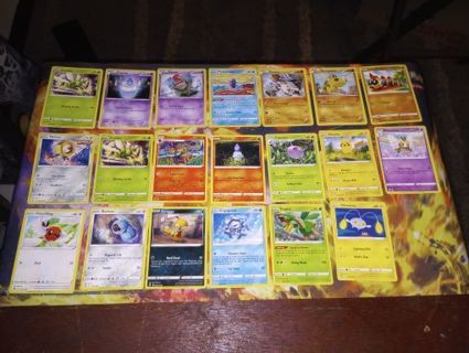 20 RANDOM POKEMON CARDS #230