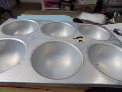 Aluminum round snowball cupcakes mold pan does 6 at at time 1/2 dome shape