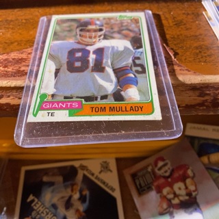 1981 topps tom mullady football card 