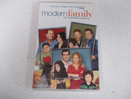 MODERN FAMILY Complete Season 1 on DVD