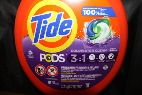 10 TIDE PODS &10 SHEETS OF BOUNCE