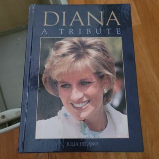 Hardcover Diana a tribute