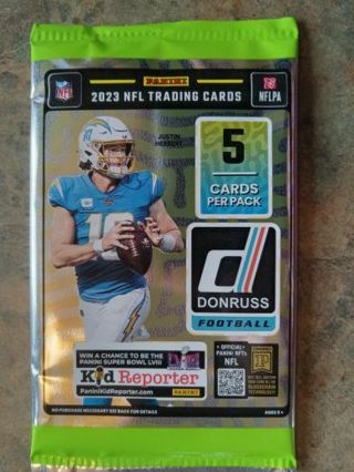 2023 PANINI/ DONRUSS SEALED PACK NFL FOOTBALL CARDS. GIN OFFERS WELCOME.