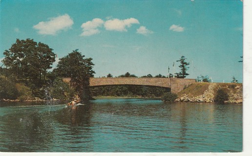 Vintage Used Postcard: B: International Rift Span, Thousand Islands, NY