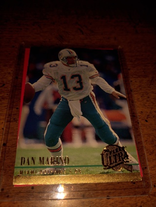 2-card lot Veteran quarterback Dan Marino, Dolphins 