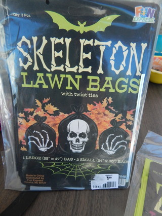 SKELETON LAWN BAGS~~HALLOwEEN