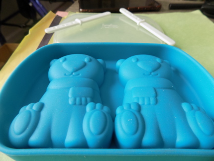 blue silicone Jole Bear popscicle mold  and sticks
