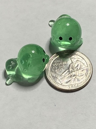 SEALS~#4~GREEN~SET OF 2~GLOW IN THE DARK~FREE SHIPPING!