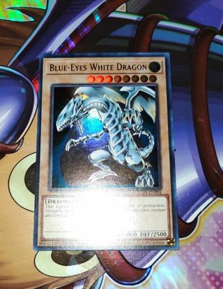 Ultra Rare Holo Yugioh Card Blue eyes white Dragon