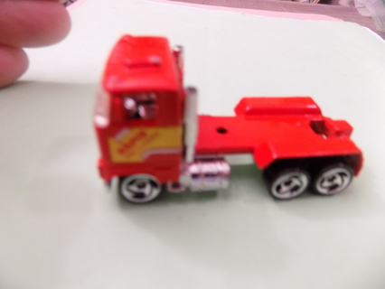 Hot Wheels red Rapid Delivery red Tractor Trailer