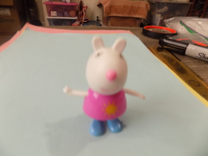 Peppa Pig's friend Suzy Sheep 2 1/2 inch poseable