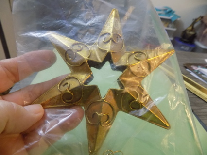 Goldtone metal 6 point star ornament with 3D swirls design 6 inch tall 