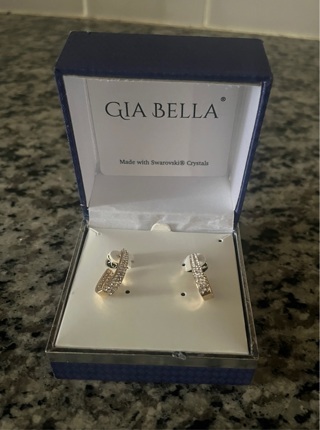 Gia Bella Earrings **Brand New**