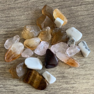 Lot Of Crystal Chips - Rose Quartz Tiger Eye Howlite Citrine Heated Amethyst