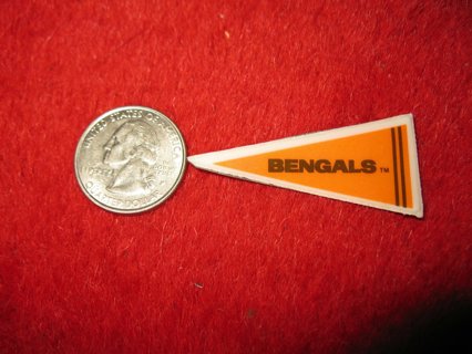 198o's NFL Football Pennant Refrigerator Magnet: Bengals