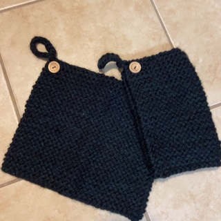 BN Pair Of Heavy Duty Hand Knitted Potholders .