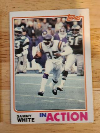 82 Topps Sammy White #401