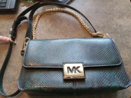 MICHAEL KORS SONIA SHOULDER HANDBAG PURSE BRAND NEW WITH TAGS- RETAIL VALUE $428.00