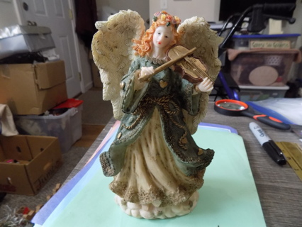 Vintage 2000   9 inch resin angel  playing violin blond hair green robe 