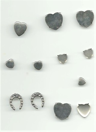 Heart & Horseshoe Silver tone claw bead, rivet, stud