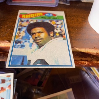 1977 topps Willie Hall football card 