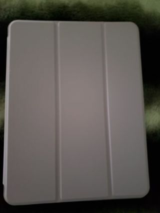 Brand new iPad Air case. Never used