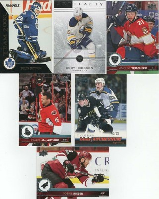Awesome Set of 6 Hockey w/Insert & 1 Serial Numbered Card!