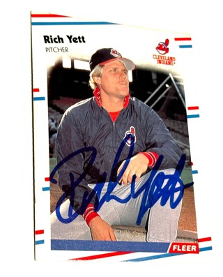 Autographed Rich Yett 1988 Fleer Cleveland Indians #621