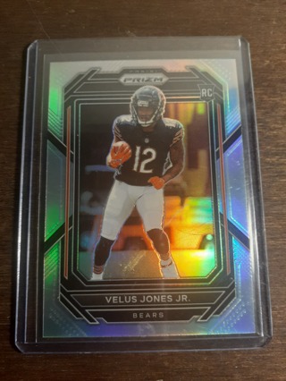 2022 Panini Prizm Prizms Silver ~ Velus Jones Jr.