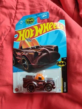 New in the package Hot Wheels Car Batman 1/5