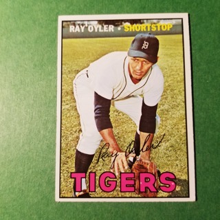 1967 - TOPPS BASEBALL CARD NO. 352 - RAY OYLER - TIGERS - EXMT/NRMT/MT. - READ