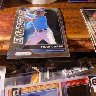 2021 panini prizm emergent yiddi cappe baseball card 