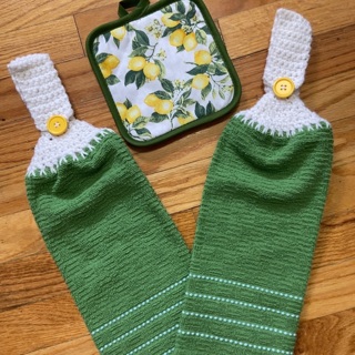 Crocheted Decorative Kitchen Towel Set.