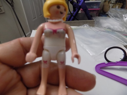 Playskool girl white outfit blonde hair & pearl necklace