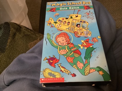 VHS THE MAGIC SCHOOL BUS GETS EATEN