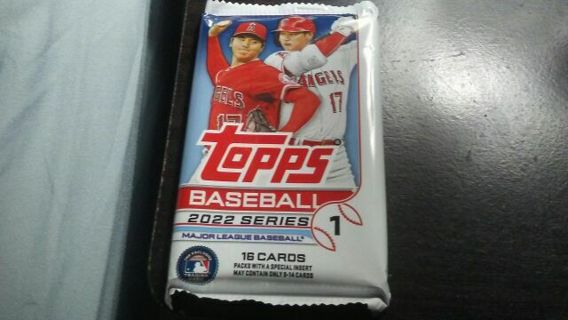 2022 TOPPS SERIES 1 SEALED PACK MLB BASEBALL CARDS. PACK HAS 16 CARDS.