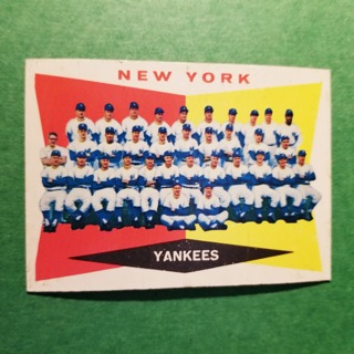 1960 - TOPPS   NRMT - MINT BASEBALL - CARD NO. 332 - NEW YORK TEAM - YANKEES - BV = $75