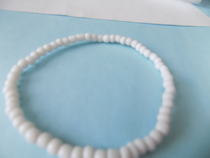 Bracelet E beads white